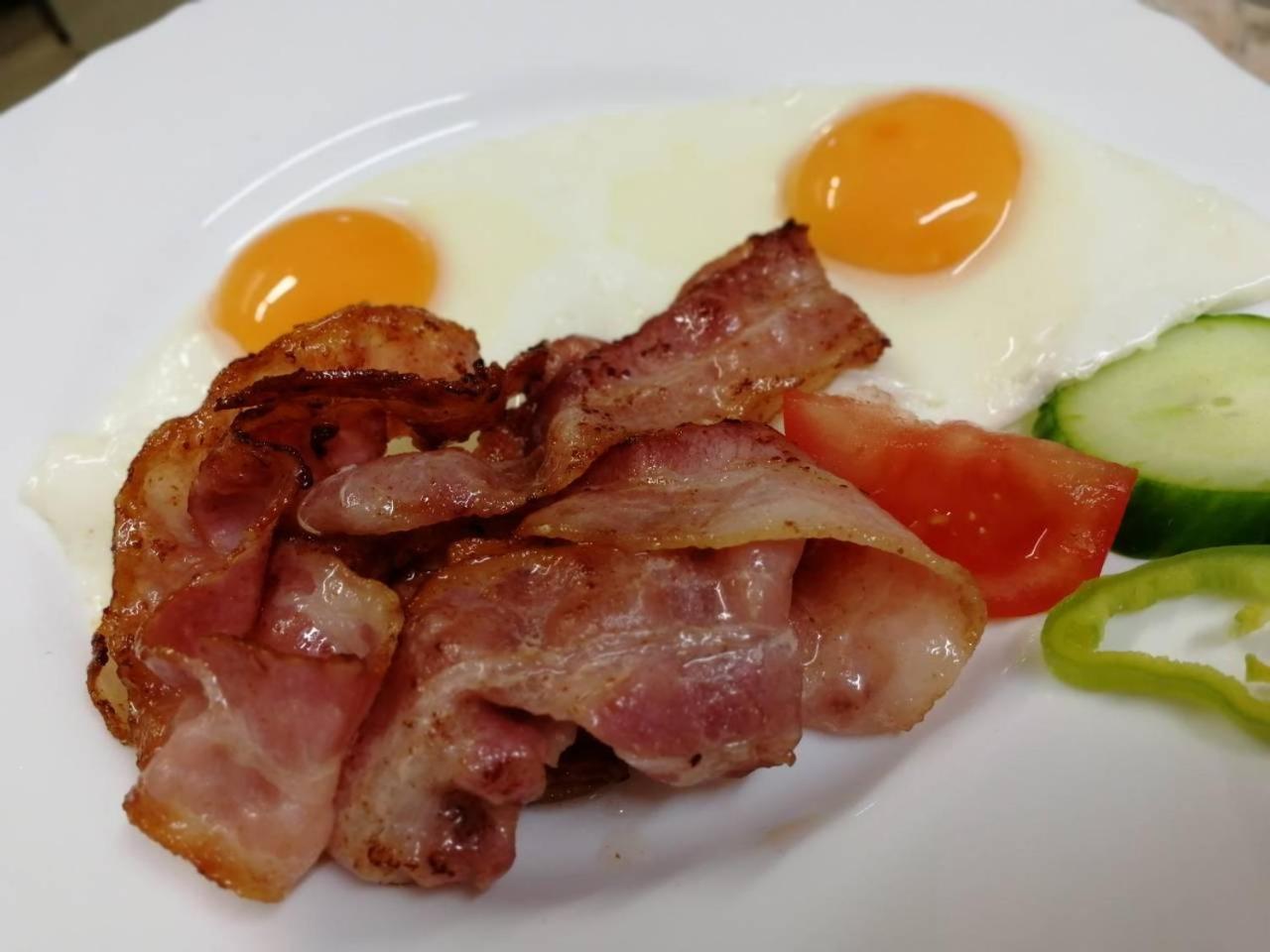 Park Panzio*** Bed & Breakfast โซลนอค ภายนอก รูปภาพ